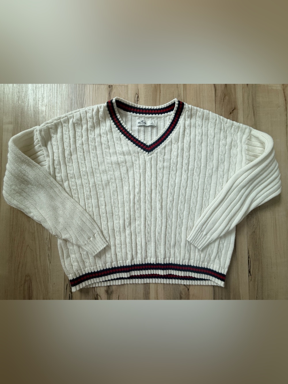 Hollister White Cable Knit V-Neck Sweater with Navy & Red Trim